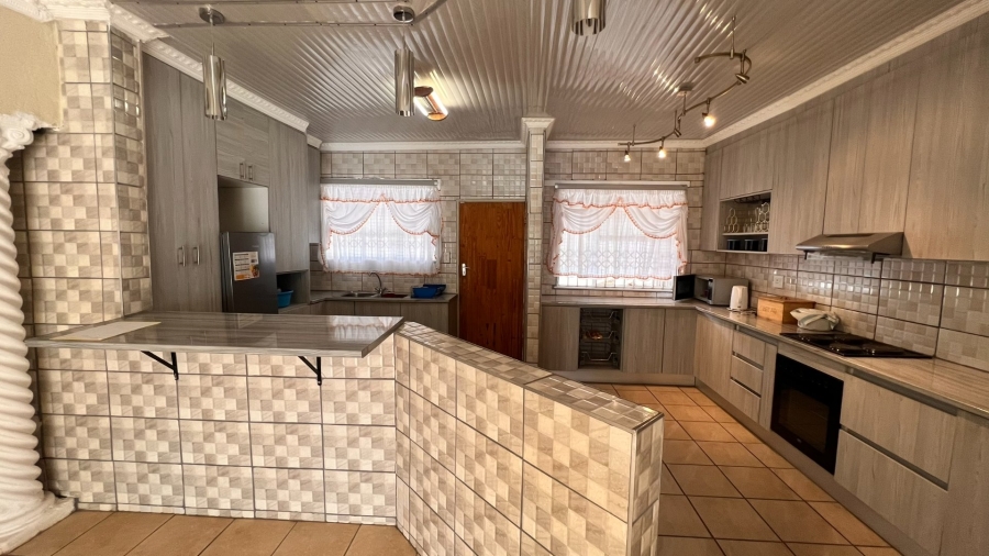 4 Bedroom Property for Sale in Langenhovenpark Free State